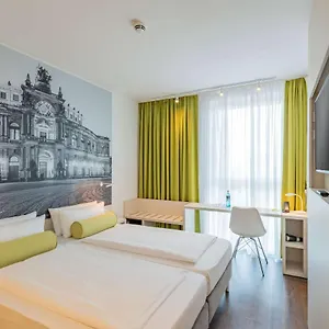 Super 8 By Wyndham Otel